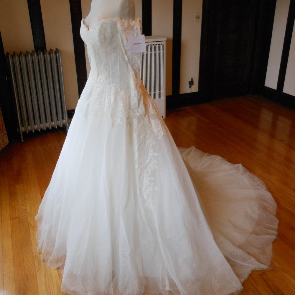 Off-Shoulder Long Sleeve White Lace Ball Gown Dress - Picture 4 of 16